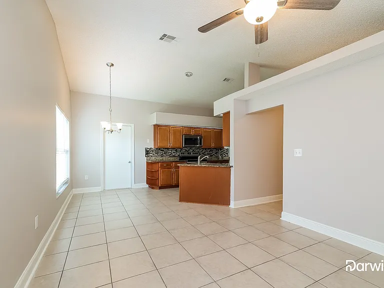 626 McKinley Ct — Photo 7