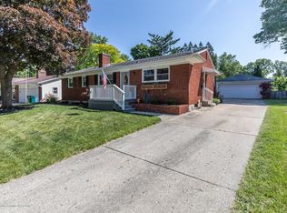 2617 S Deerfield Ave, Lansing, MI 48911