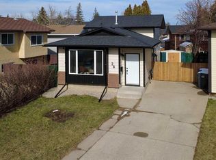 28 Dakota Rd W, Lethbridge, AB T1K 5L5