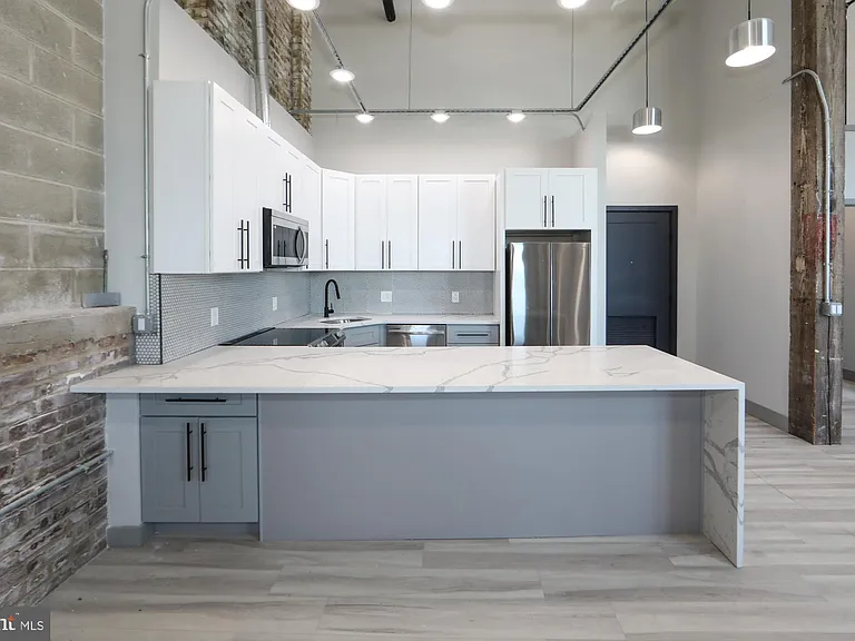 1810 E Venango St #506 — Photo 5