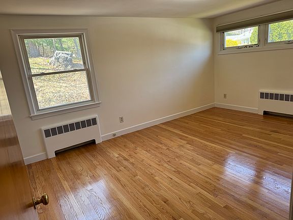 3rd image of 174 Forest St