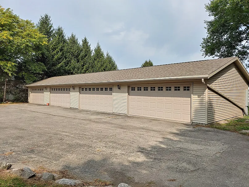 3 bed, 2.0 bath, 1200 sqft, $1,650