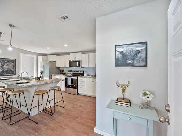 208 Langham Ct, Moncks Corner, SC 29461