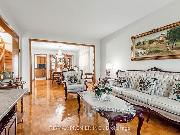 5th image of 42 Burgosa Ct