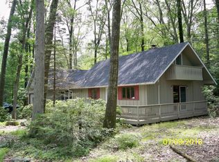 104 Circle Ln, Stroudsburg, PA 18360