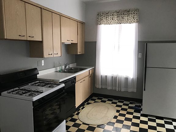 5th image of 5426 W Windsor Ave