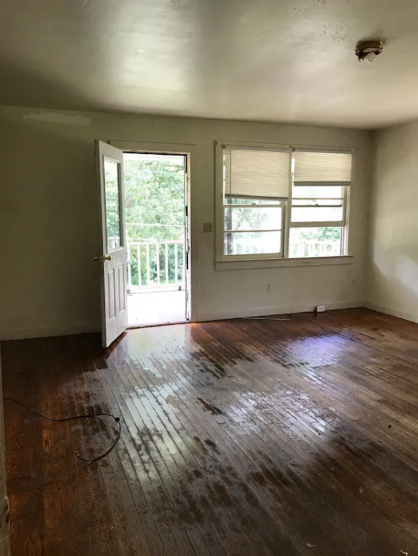 2 bed, 1.0 bath, $680 — Photo 2