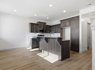 864 E 250 N, Hyrum, UT 84319