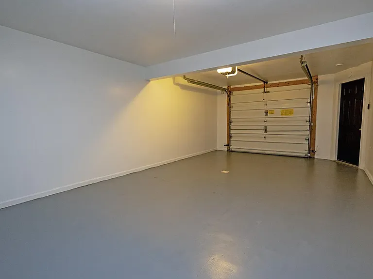 2165 Saint Clair Ct — Photo 18