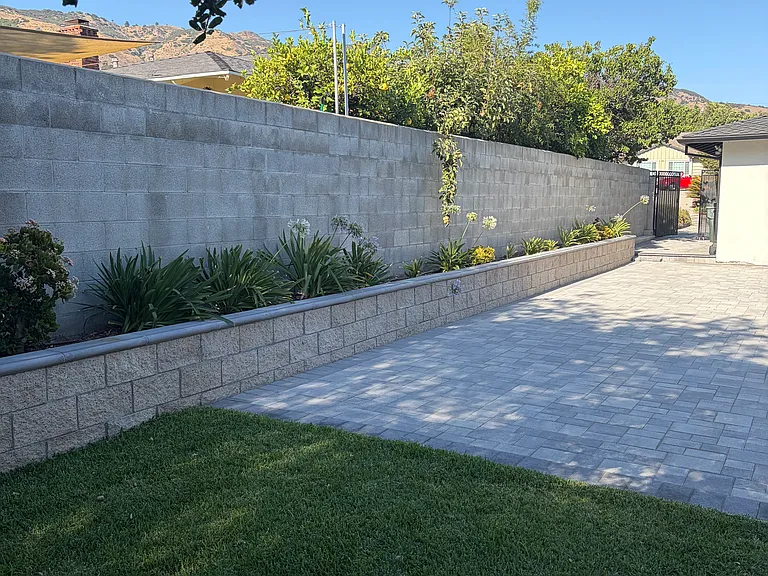 205 N Hacienda Ave — Photo 33