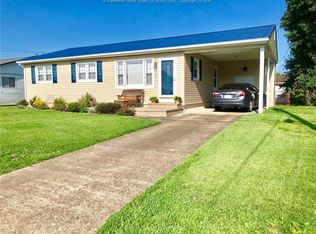 2807 Maple Ave, Point Pleasant, WV 25550