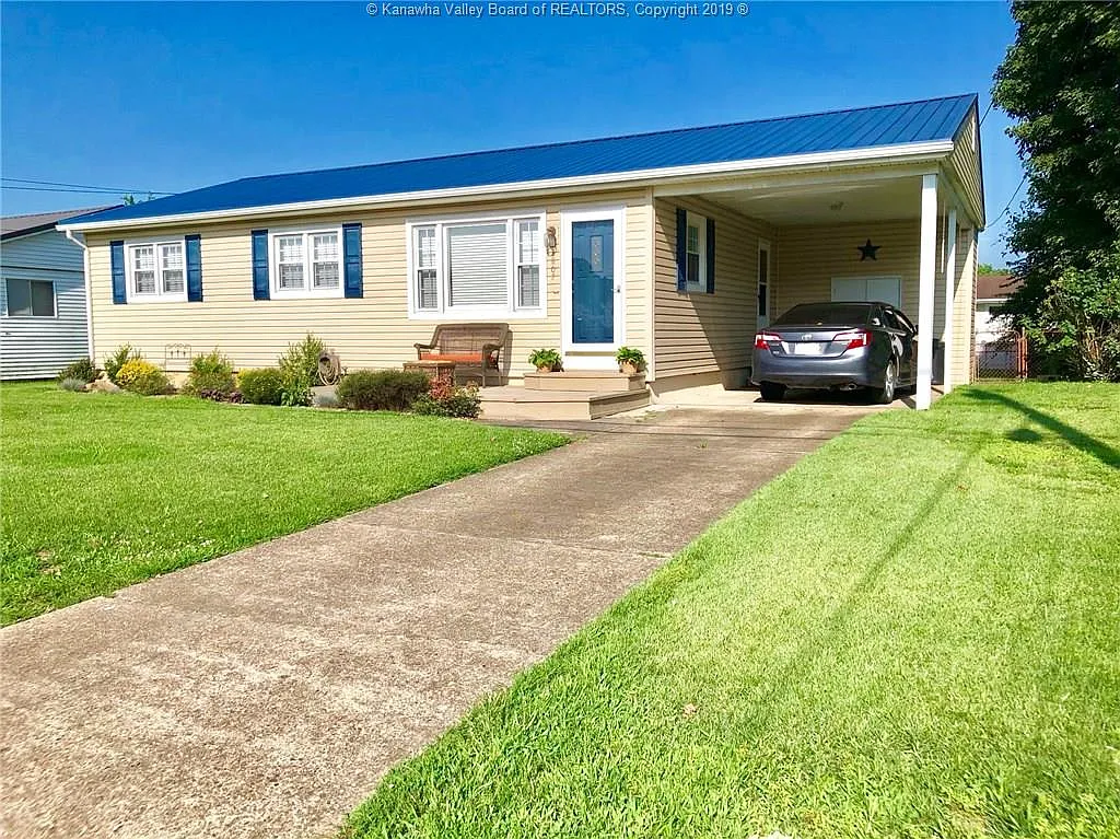 2807 Maple Ave photo 1