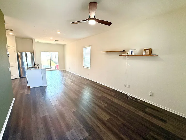 5006 Jovian — Photo 3