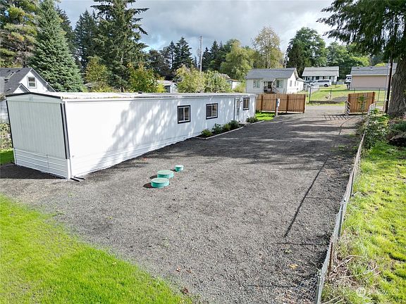 2nd image of 1739 SE Holman Street