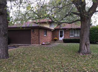 856 Sundown Rd, South Elgin, IL 60177