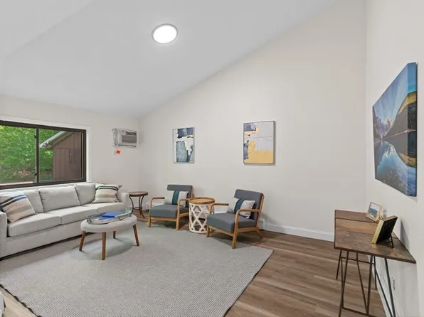29 Adams Ct Unit 29, Amesbury, MA 01913