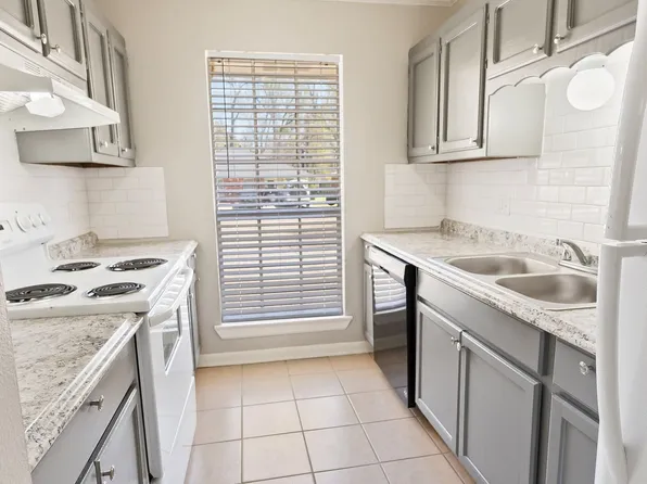 7064 Meadow Park Ave, Baton Rouge, LA 70810