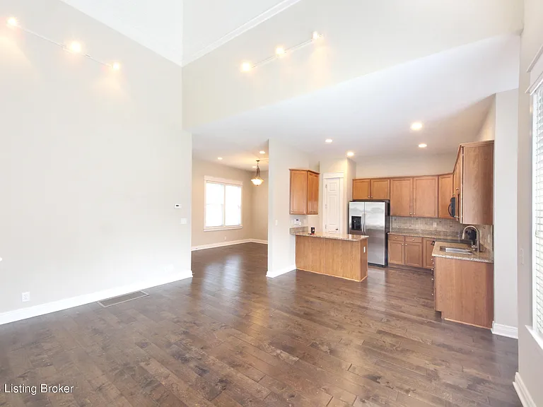 9506 Gerardia Ln — Photo 17