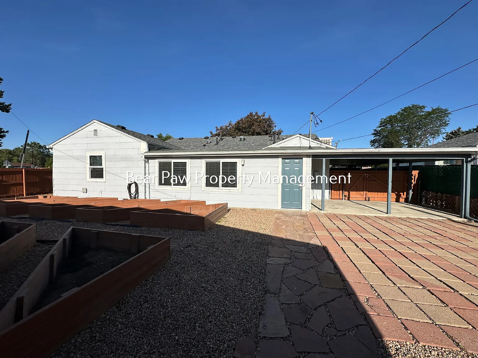 3 bed, 2.0 bath, 1230 sqft, $3,000 — Photo 2
