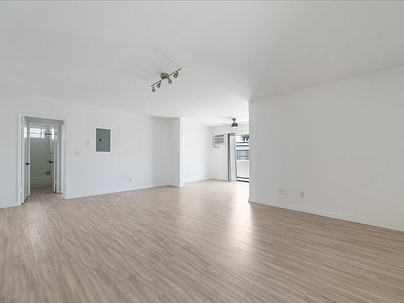 2nd image of 3761 Jasmine Ave #16