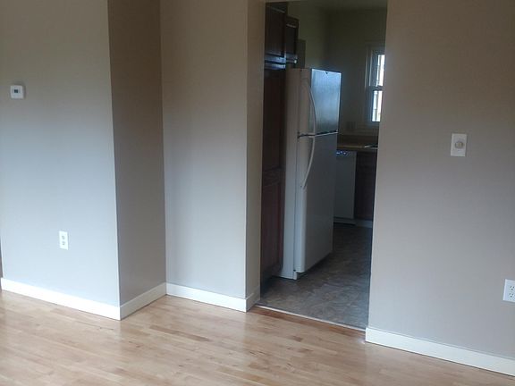 5th image of 344 Stratofort St
