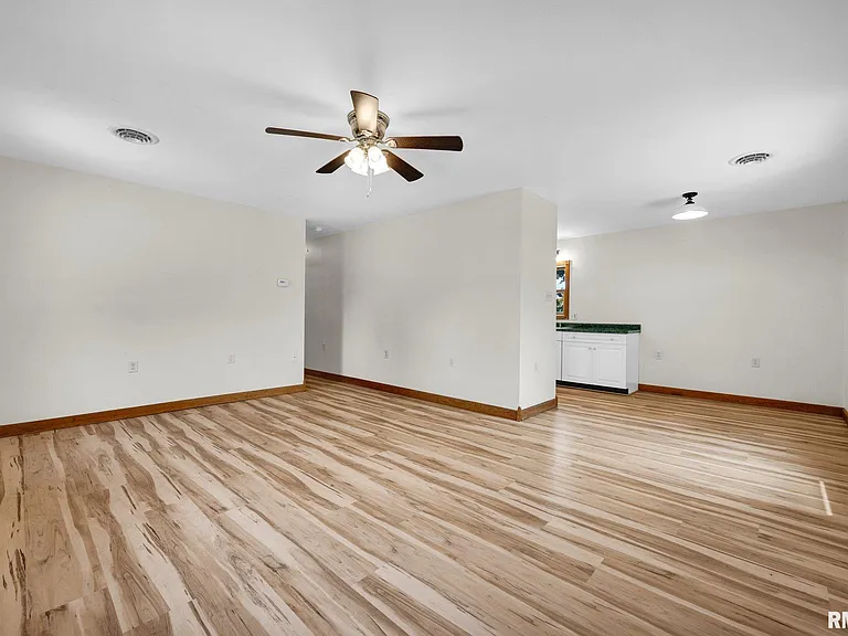 108 Radisson Rd — Photo 5