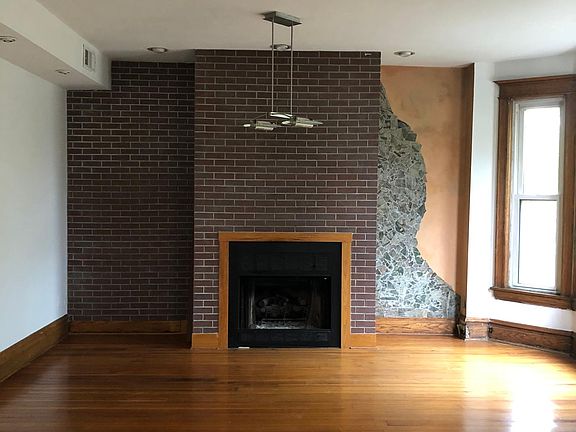 5th image of 2310 W Superior St #3