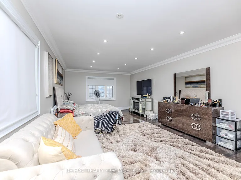 121 Boxwood Cres — Photo 25