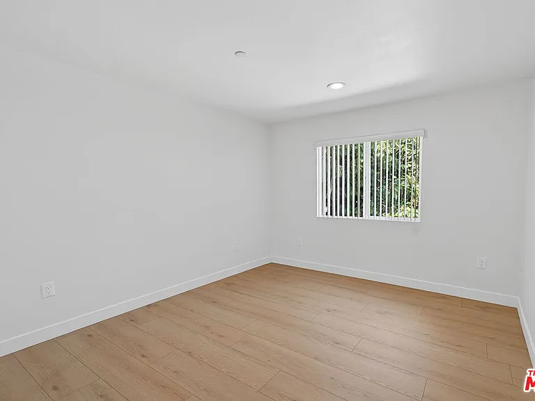 3436 Hunter St — Photo 44