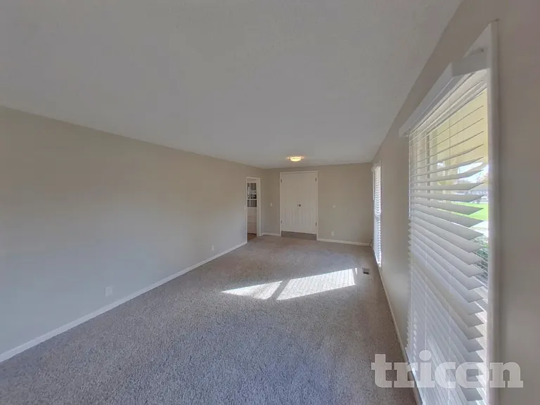 1706 Deerrun Rd — Photo 3