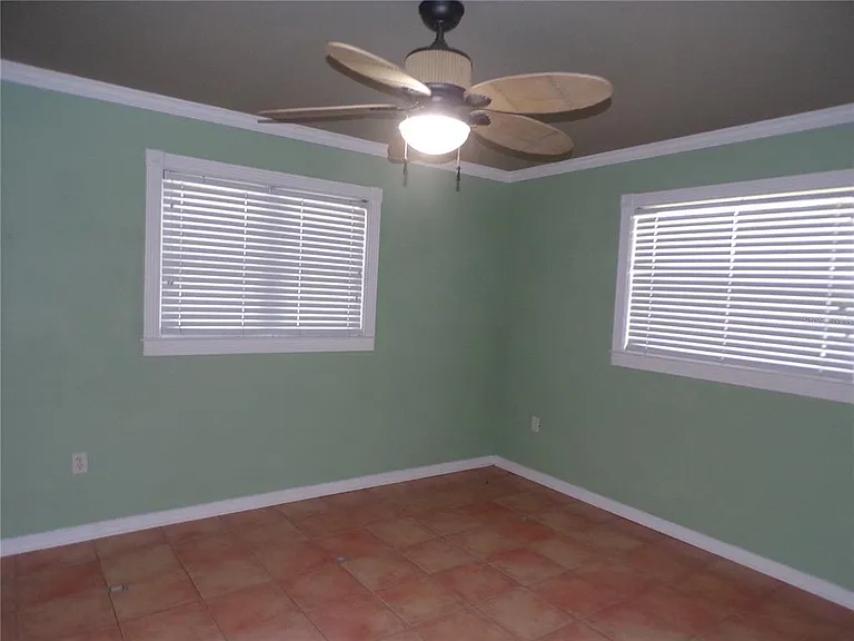 270 Belaire Ct — Photo 20