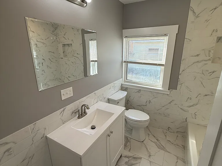 35 Larchmont St #2 — Photo 5