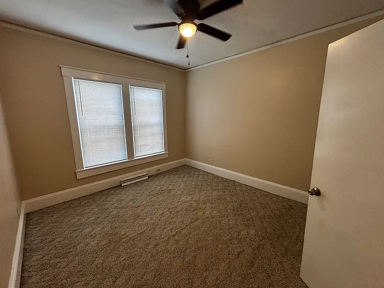 304 W Henderson St — Photo 3