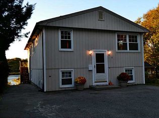 7 N Shore Dr, Riverside, RI 02915