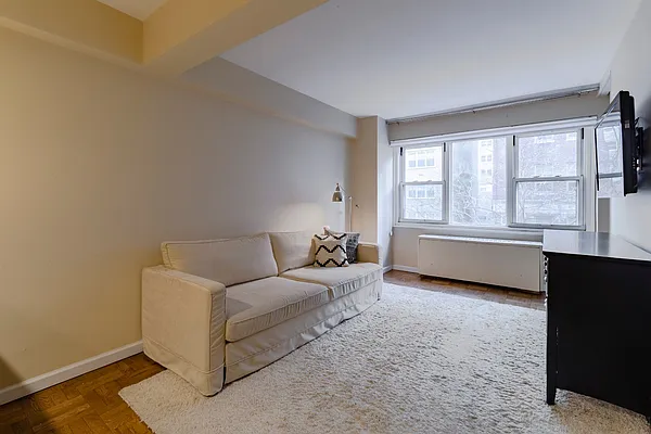 Rented by Keller Williams NYC | media 9