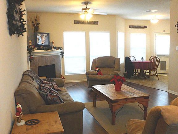 PLENTY OF WINDOWS AND NEUTRAL COLORS MAKES THIS HOME LIGHT AND BRIGHT