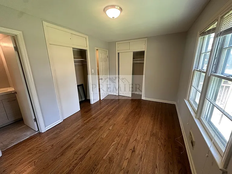8422 Cherry St — Photo 9