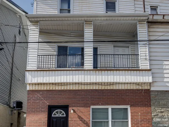 908 Penn St, Pittsburgh, PA 15215