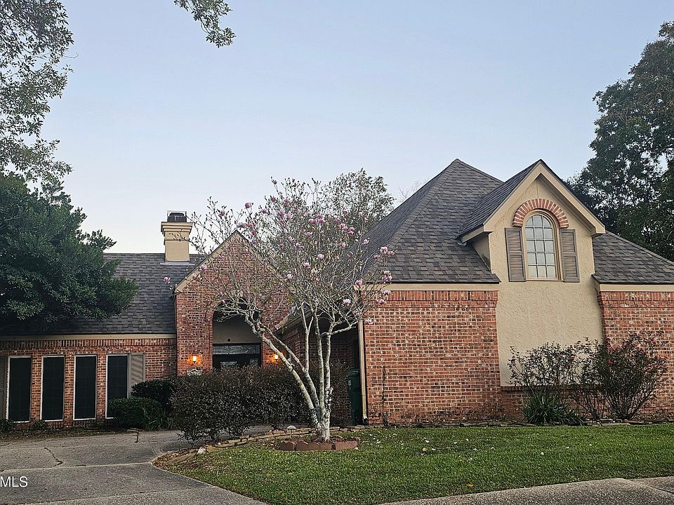 1st image of 108 Copperwood Xing