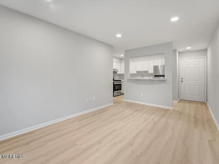 785 Banyan Ct — Photo 4