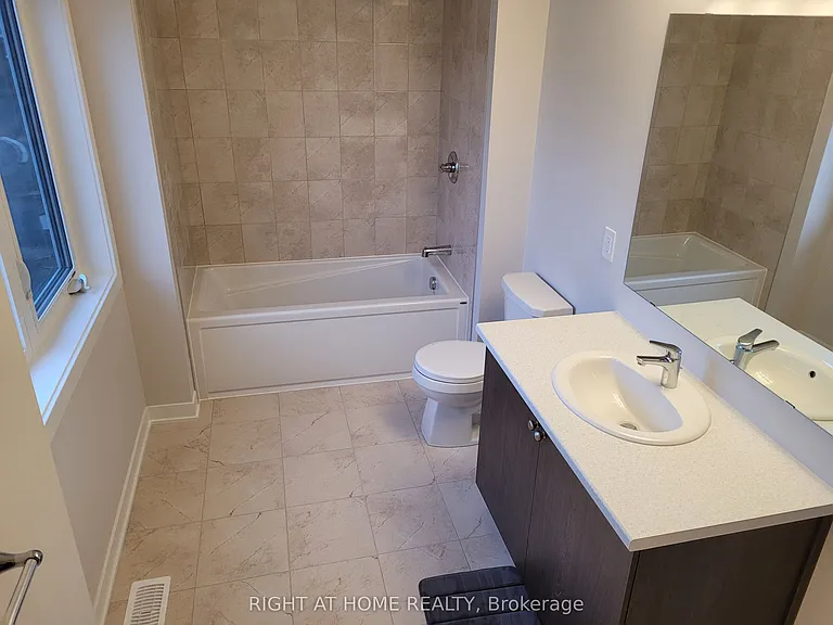 12 Focality Cres — Photo 17
