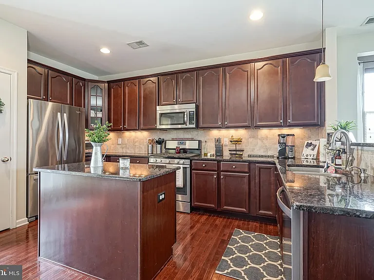 465 Wistar Pl — Photo 11