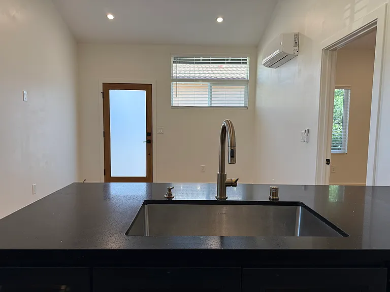 23662 Community St — Photo 6