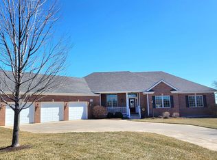 4540 SW Deer Trail St, Topeka, KS 66610