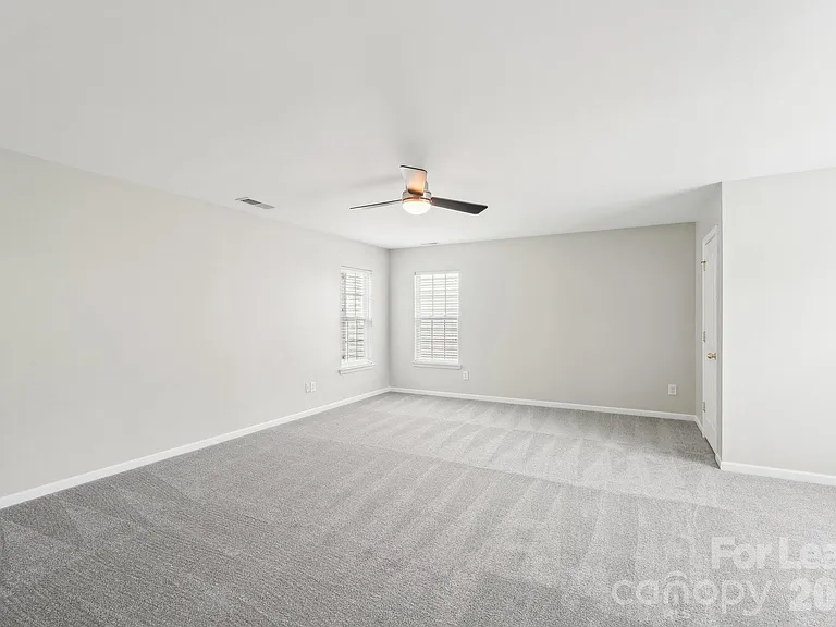 14417 Laurel Tree Ln — Photo 32
