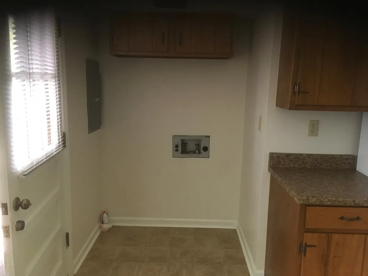 2 bed, 1040 sqft, $1,375 — Photo 2