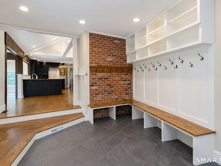 50 Fox Den Rd — Photo 14