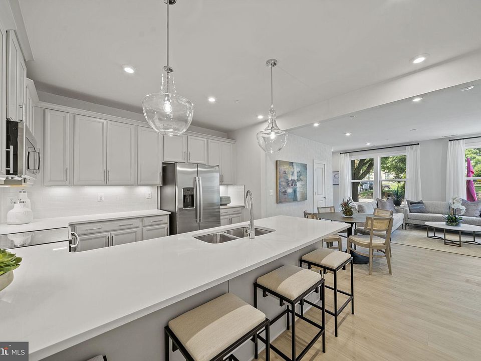 1st image of 4626 Olivine Dr