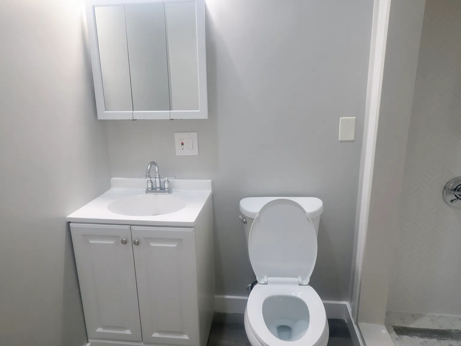 31 Walden Pond Ave — Photo 3
