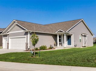 2928 SW Country Ln, Ankeny, IA 50023